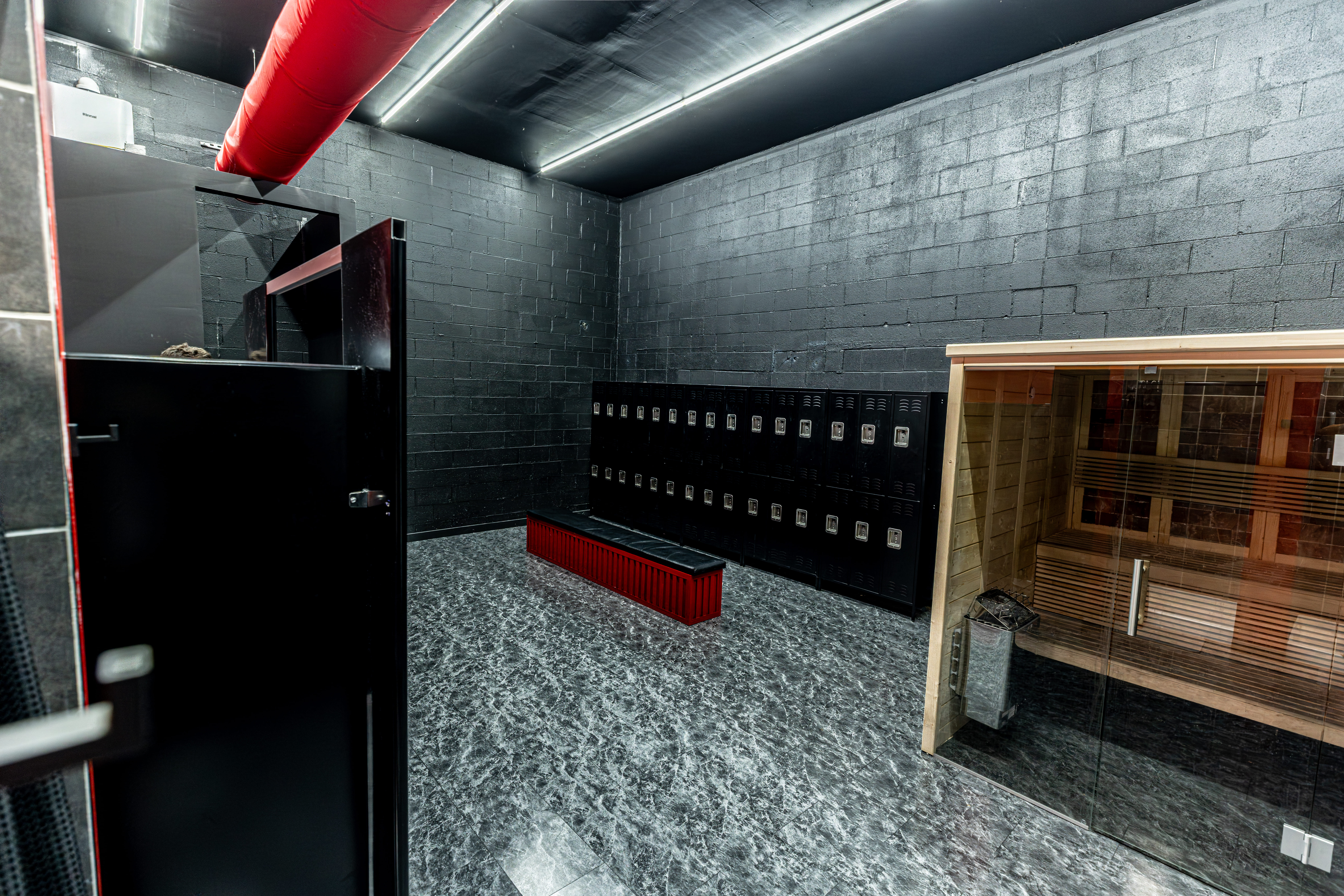 Overview of locker rooms.